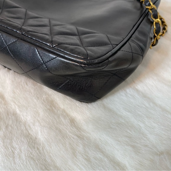 Chanel Vintage Shopping Tote Lambskin Medium - Picture 7 of 10